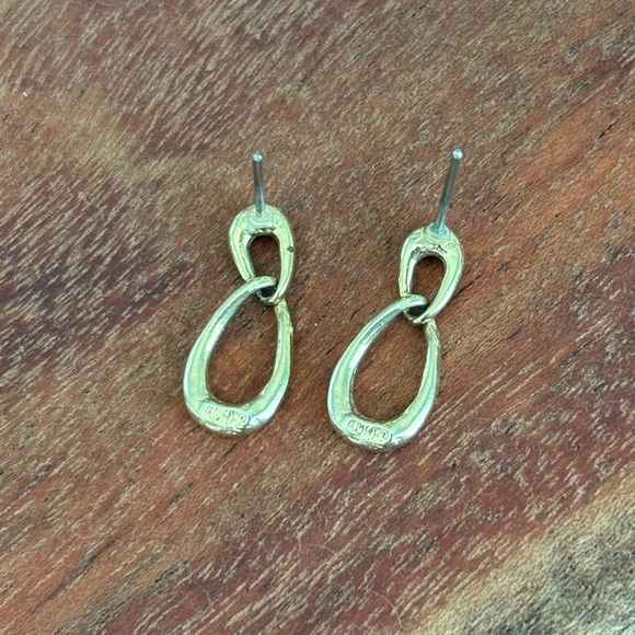 Vintage Monet gold tone, tear drop post earrings in excellent vintage condition. - Picture 4 of 6